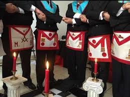 LA FRATERNIDAD – Fraternidad, proviene de la palabra latina «Frater», cuyo significado es «Hermano»